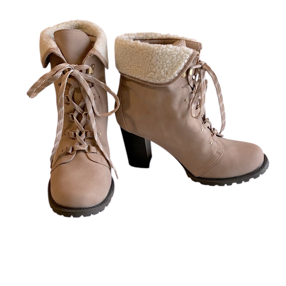 NWT Torrid Combat Boots W/ Sherpa Cuff. Blush Pink & Cream. Sz. 10W